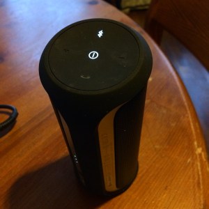 JBL-FLIP-2-SPEAKER-TRAVEL-PRODUCT-REVIEW-02