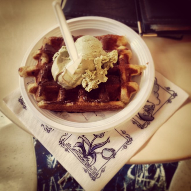 fottles-travels-amsterdam-waffles-1